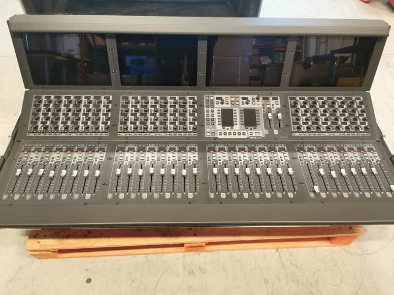 Avid Venue S6L-32D-192 with Stage 64 (96k ex VAT) image 1