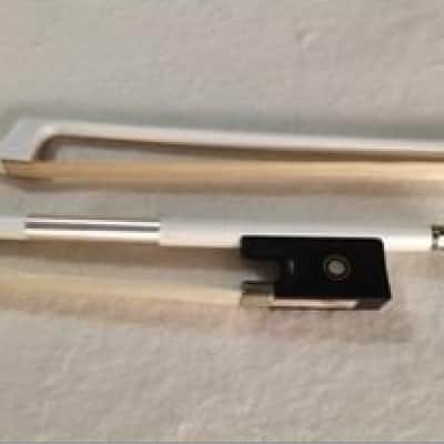 Rozanna's Rose Delight 4/4 Violin Outfit, pearl fine tuners, carbon fiber bow image 3