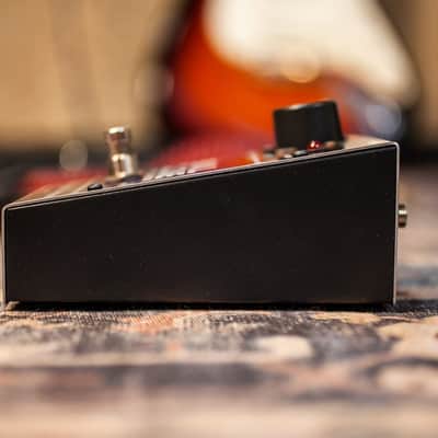 Electro-Harmonix Small Clone Analog Chorus Guitar Pedal image 7