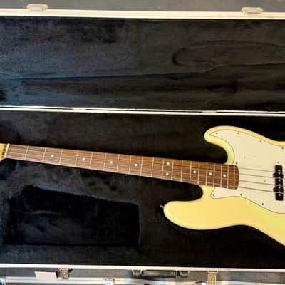 Fender Jazz Bass Made In USA 1995 Cream White with Case - Pre Owned image 6