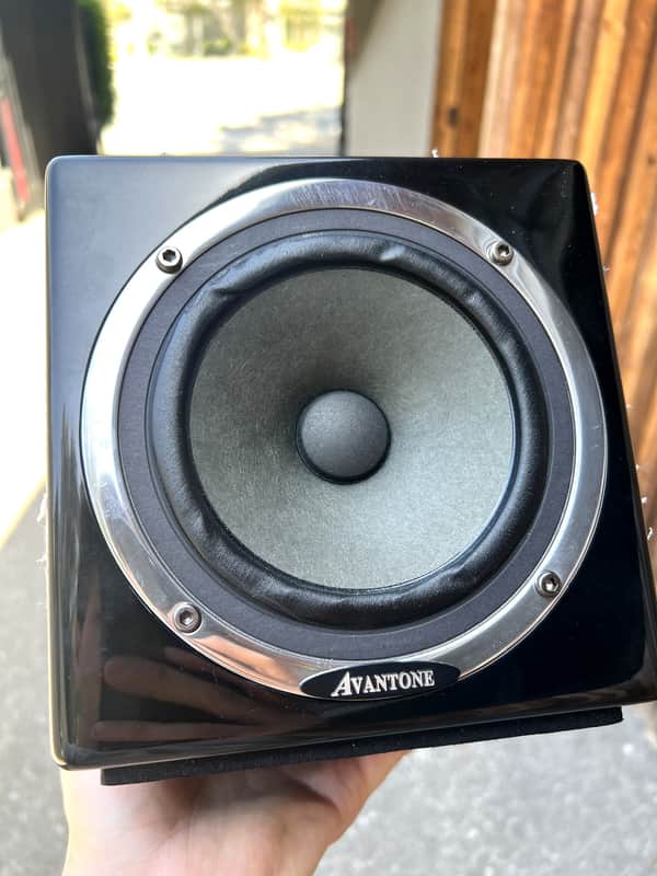 Avantone Pro Active MixCube (Gloss Black) image 1