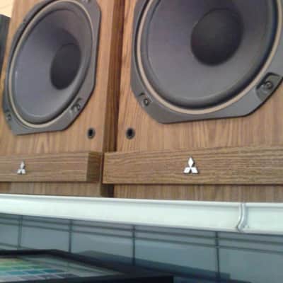 Mitsubishi SS-1000 - 100 Watt Speaker Set - Wood Case image 3