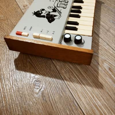 PIF - soviet (Ukrainian) analog toy synth with (more bass mod) image 4