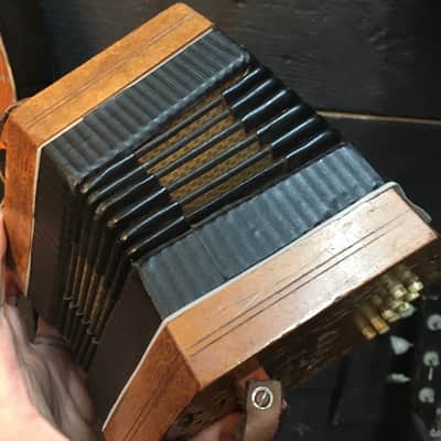 “Steel Reeds” Vintage German Concertina image 2