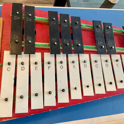 Rhythm Band 25-note Artist Chromatic Melody Bell Set w/ Mallets image 2