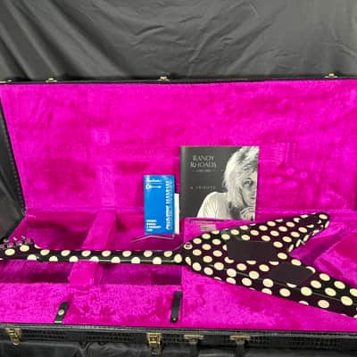 1998 Jackson USA Custom Shop Randy Rhoads - Limited Edition Flying V - Black with White Polka Dots - 150/150 image 13
