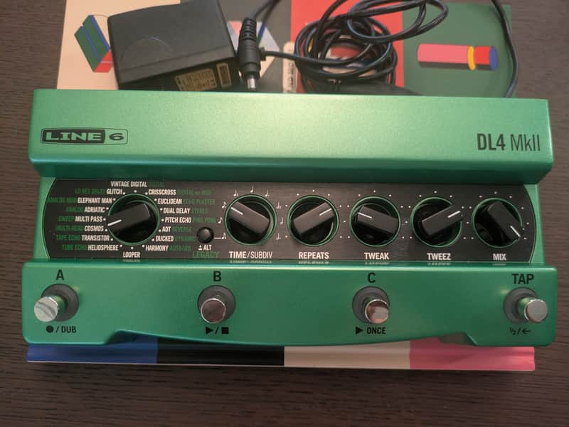 Line 6 DL4 MkII 2022 - Present - Green / Black image 1