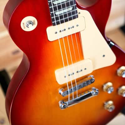 Gibson Les Paul Studio '50s Tribute with P90s 2011 - Worn Heritage Cherry Burst image 6