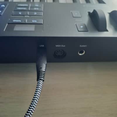 Novation Launchkey 37 MKIV MIDI Keyboard Controller 2024 - Present - Black image 4