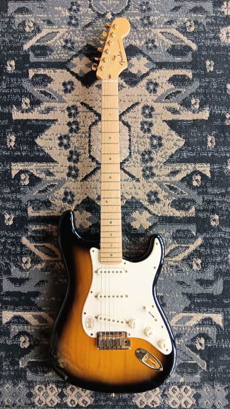 Fender 50th Anniversary American Deluxe Stratocaster 2004 - Sunburst image 1
