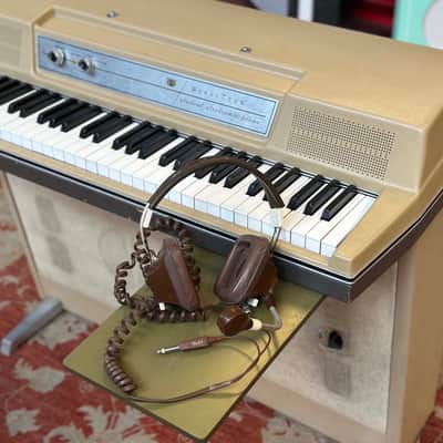 Wurlitzer 206A 64-Key Student Electronic Piano image 2