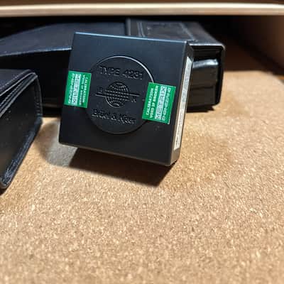 Brüel & Kjær Hand-held Analyzer Type 2250-L + Prepolarized Free-Field ½" Mic Type 4950 + Sound Calibrator Type 4231 image 5