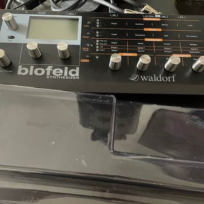 Waldorf Blofeld Desktop Synthesizer - Black Shadow + deck saver