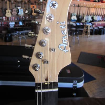 Amati H-Series Double Cutaway Electric Guitar 10STHG - Cherry Sunburst w/ Amati Gig Bag image 4