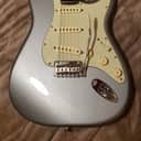 Fender Deluxe Roadhouse Strat w/ Vintage Noiseless Pickups Mystic Ice Blue 2016