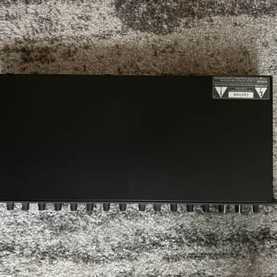 dbx 1066 Dual-Channel Compressor / Limiter / Gate 2010s - Black image 4