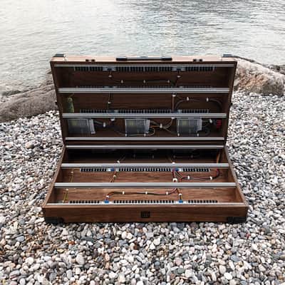 18U 168hp (or less) (2x9U) Eurorack powered case, divisible image 18