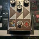 Maestro Discoverer Delay 2022 - Present - Black Graphic