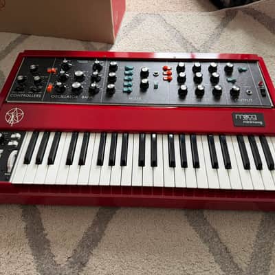 2025 Moog Geddy Lee Minimoog Model D 44-Key Monophonic Synthesizer image 2