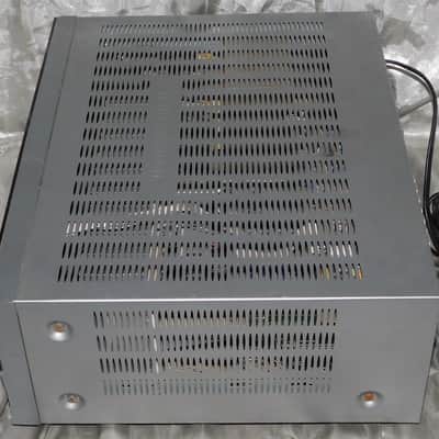 Harman Kardon AVR 330 receiver with pre outs and bass treble balance knobs image 2