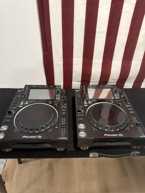 (2) Pioneer CDJ-2000NXS2 (PAIR) image 1