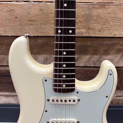 Fender Road Worn '60s Stratocaster 2019 - Vintage White - Nitrocellulose Lacquer image 3