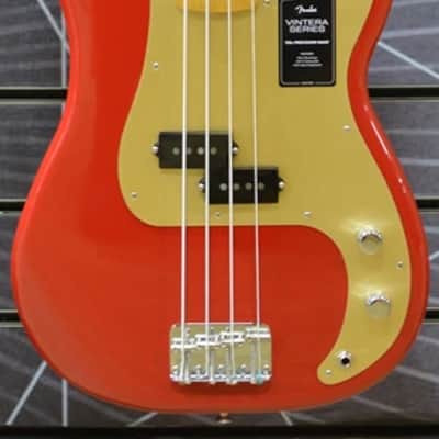 Fender Vintera '50s Precision Bass Dakota Red Electric Bass Guitar & Deluxe Gig Bag B-Stock image 6