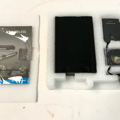 Sennheiser XS Wireless EM10/SK20 Lavalier Microphone System image 1