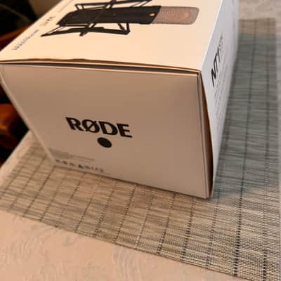 RODE NT1 5th Generation Cardioid Condenser Microphone 2023 - Present - Black image 6