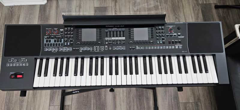 Roland E-A7 61-Key Arranger Keyboard 2015 - Present - Black image 1