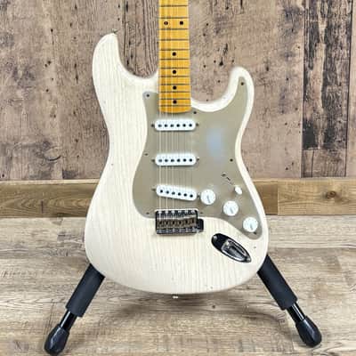 Fender Custom Shop Limited Edition '55 Dual-Mag Stratocaster 2019 Ash Body Trans White Relic image 4