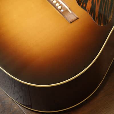 MINTY! 2010 Gibson Advanced Jumbo Acoustic Guitar Vintage Sunburst + OHSC image 5