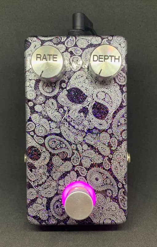 B Stock Flattley Guitar Pedals Bass Star Fazer - Bass Phaser Met Purple/Silver Skulls/Halo Ring LED image 1