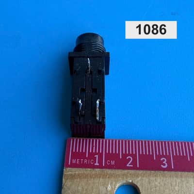 CASIO WK-1800 Keyboard Part: TS Sustain Pedal Input Mono 3-Pin Socket image 8