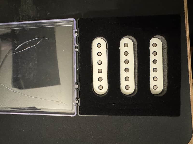 New Fender V-Mod Stratocaster Pickup Set - White image 1
