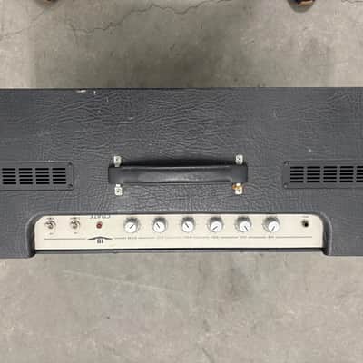 Crate V18-212 18-Watt 2x12" Guitar Combo 2000s - Black image 2