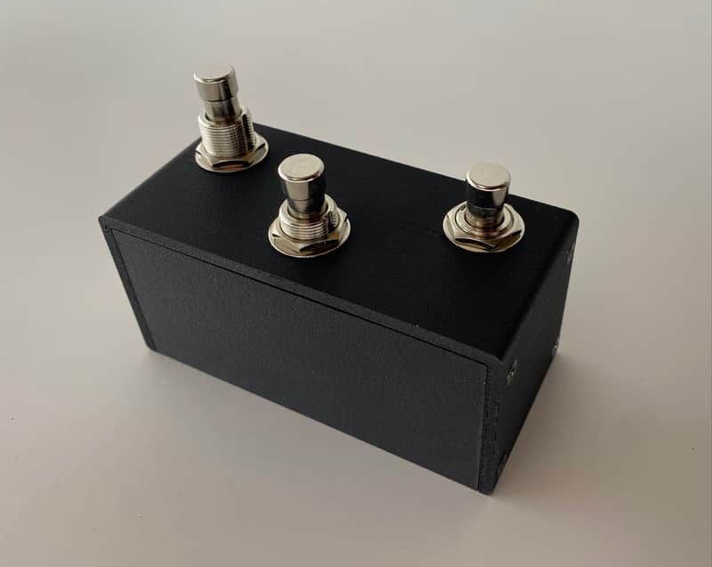 Profile-matching AUX switch for Morningstar (MC6 MkII) - by PdLS 3d image 1