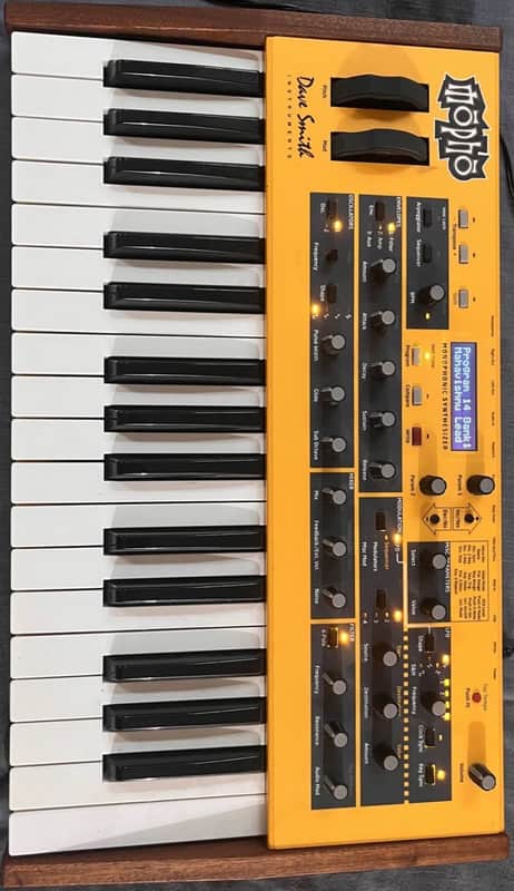 Dave Smith Instruments Mopho 32-Key Monophonic Synthesizer
