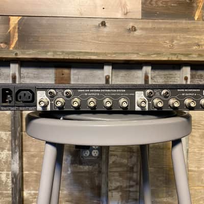 Shure UA845 UHF Antenna Distribution Unit Owned by Switchfoot image 2