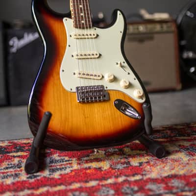 Fender Stratocaster 2015 - 3 color sunburst image 4