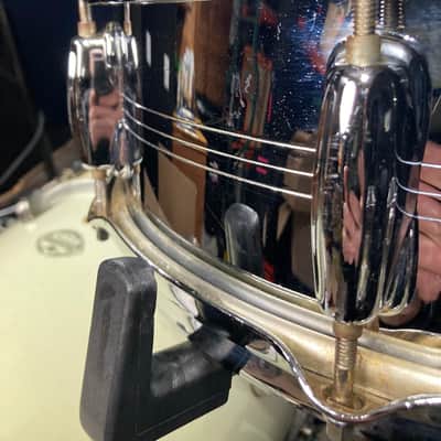 Slingerland - 5x14" Sound King, 8-Lug Snare Drum, with Trick Strainer 1974–1976 - Chrome Over Brass Shell. image 17