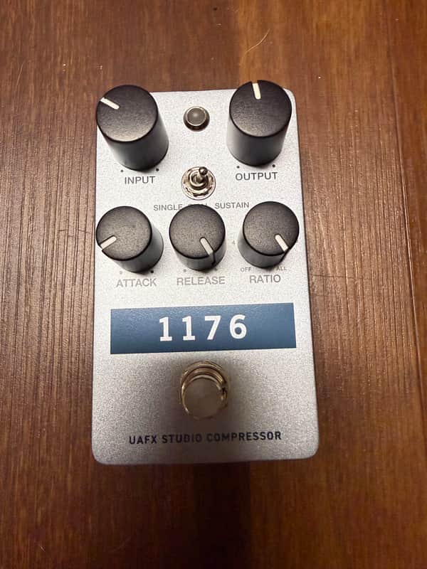 Universal Audio 1176 Studio Compressor 2023 - Present - Silver / Blue