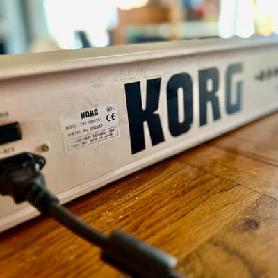 Korg Triton Studio 61-Key 120-Voice Polyphonic Workstation 2002 - 2005 - Silver image 15