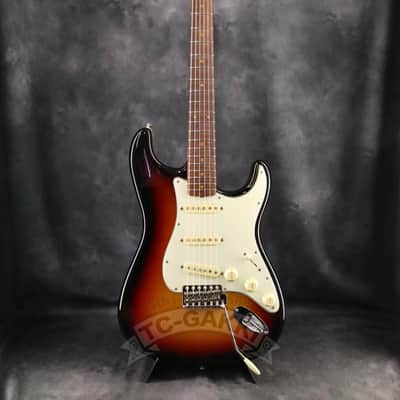 Fender USA 2024 American Vintage II 61 Stratocaster image 3