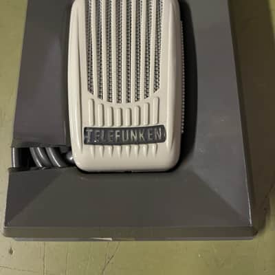 Telefunken D9A 1965 microphone mic image 2