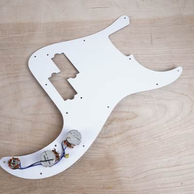 Fender PB62 PB57 LH Precision P Bass Pickguard Left Handed Prewired Loaded with Pots, Capacitor, and Jack MIJ / CIJ Tortoise Shell Unused Old Stock 13 Hole Vintage Style Reissue image 2