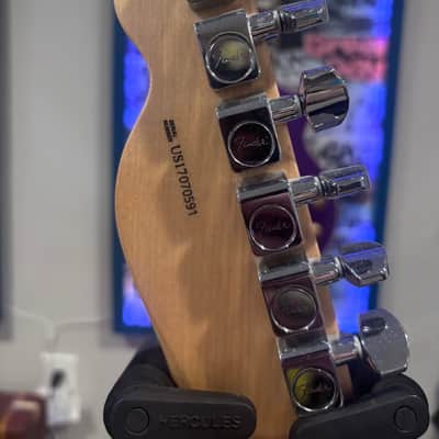Fender American Professional Telecaster with Maple Fretboard 2017 - 2019 - Candy Apple Red image 9