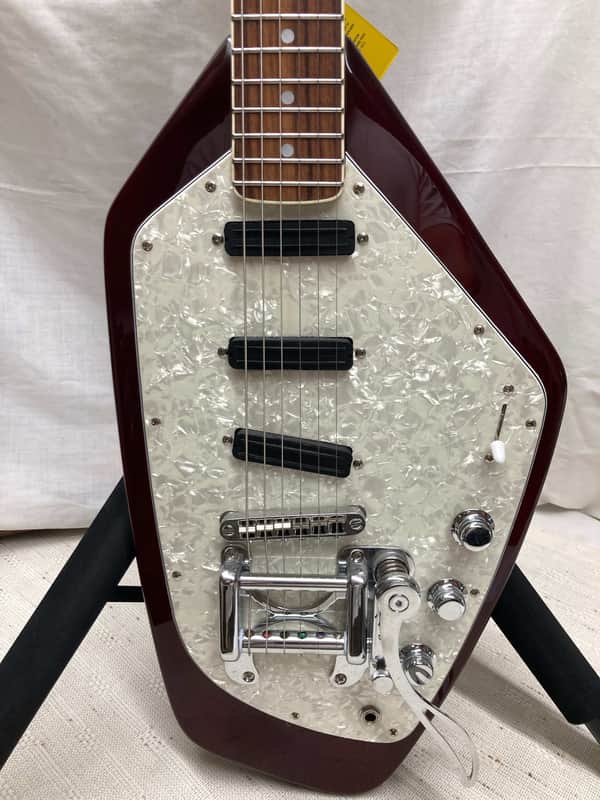 Eko Ghost VI Electric Guitar With Trem Red Wine Finish, Maple Neck