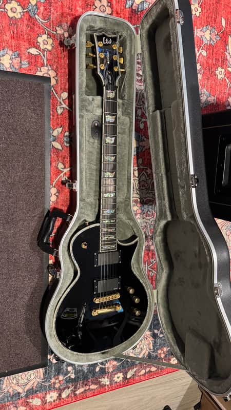 ESP LTD EC-1000 with Pau Ferro Fretboard 2018 - Present - Black Bild 1