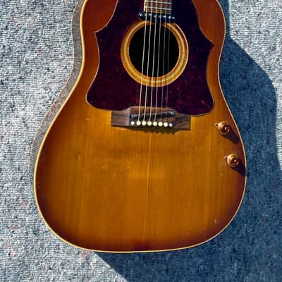 Gibson J-160E 1968 - Sunburst image 1
